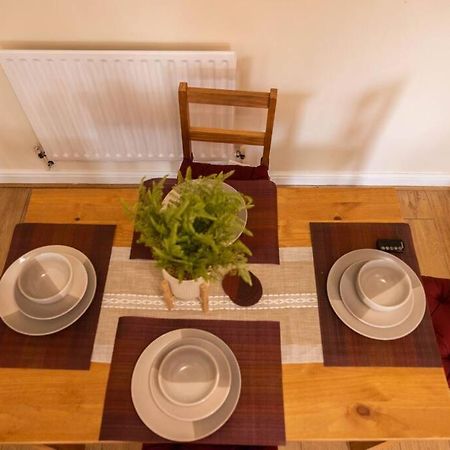 3 Bedrooms House-Sofabed-Parking-Bbqstove-Garden 런던 외부 사진