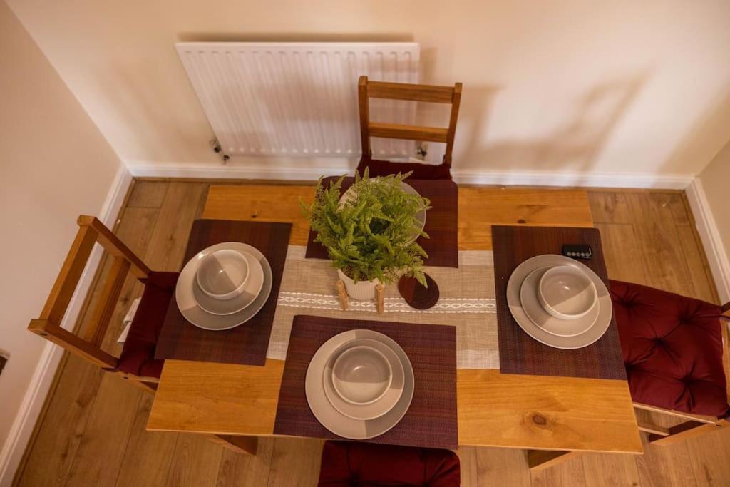 3 Bedrooms House-Sofabed-Parking-Bbqstove-Garden 런던 외부 사진